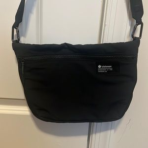 Lululemon CLEAN LINES CROSSBODY BAG